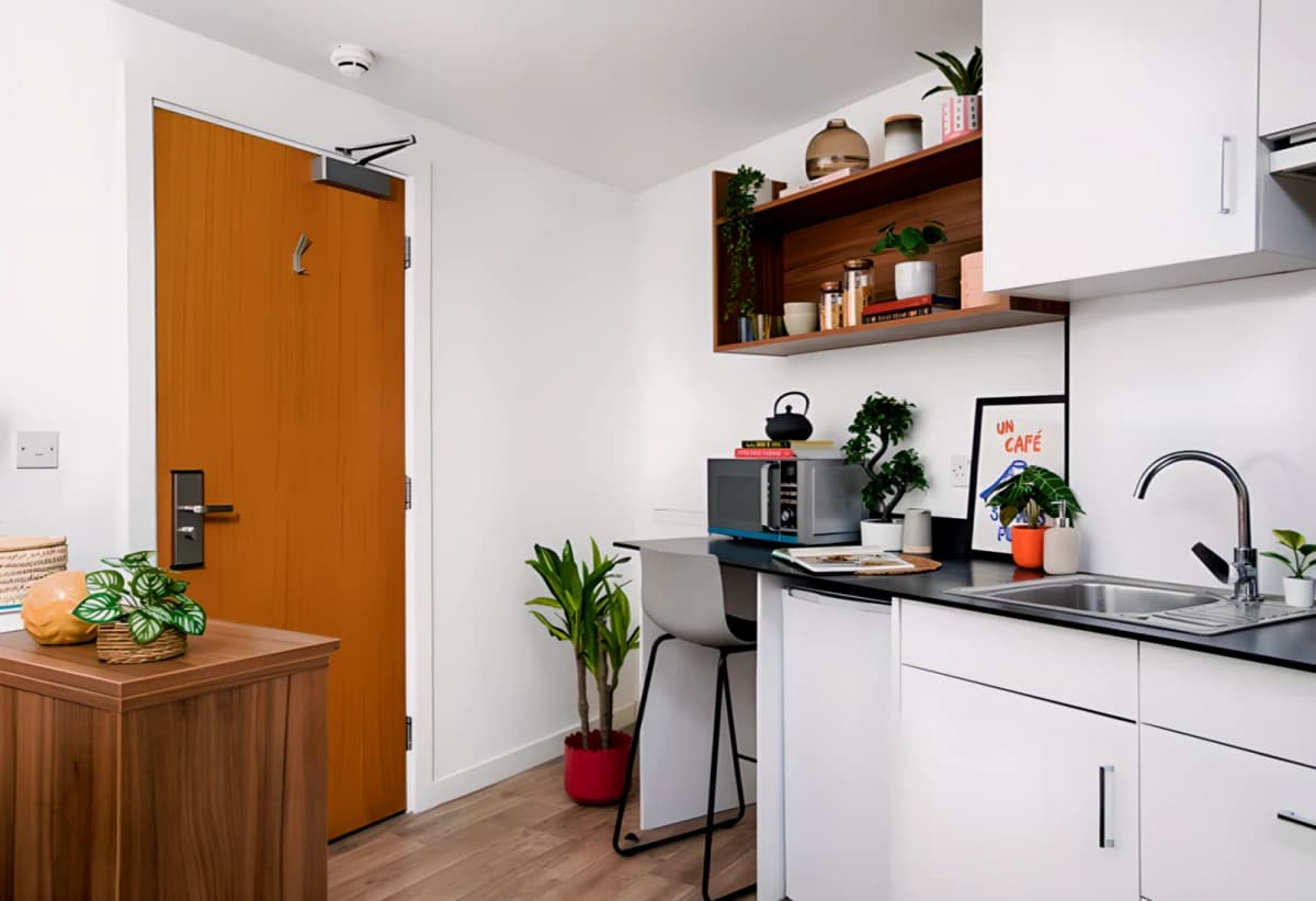 Student Living Heights image