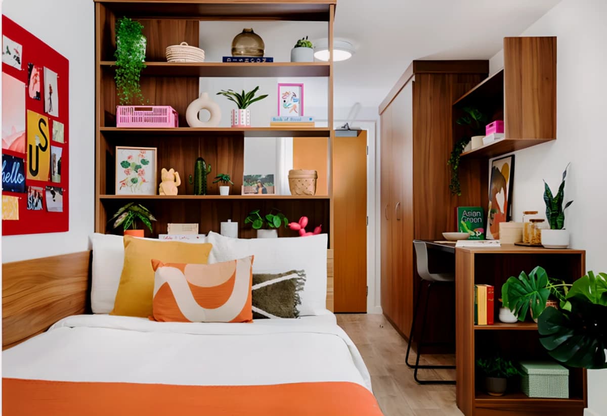 Student Living Heights image