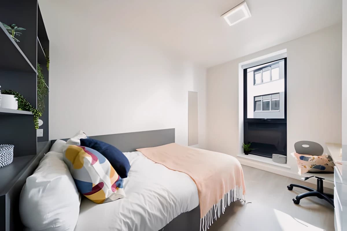 Canvas Capital House image