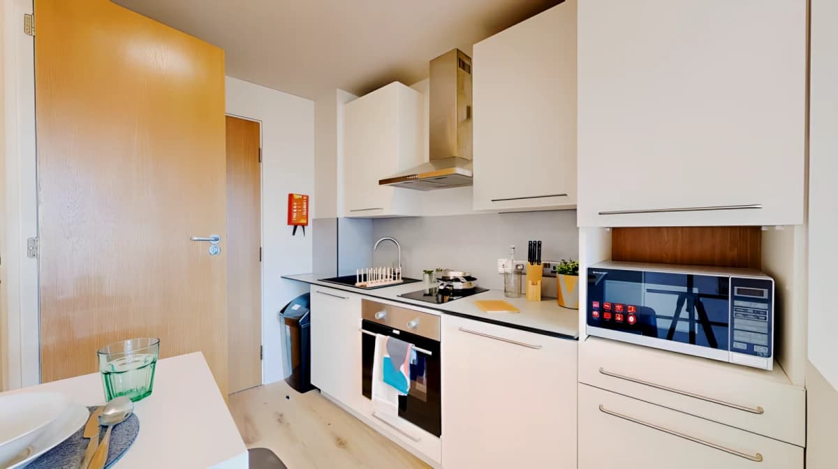 iQ Bristol image