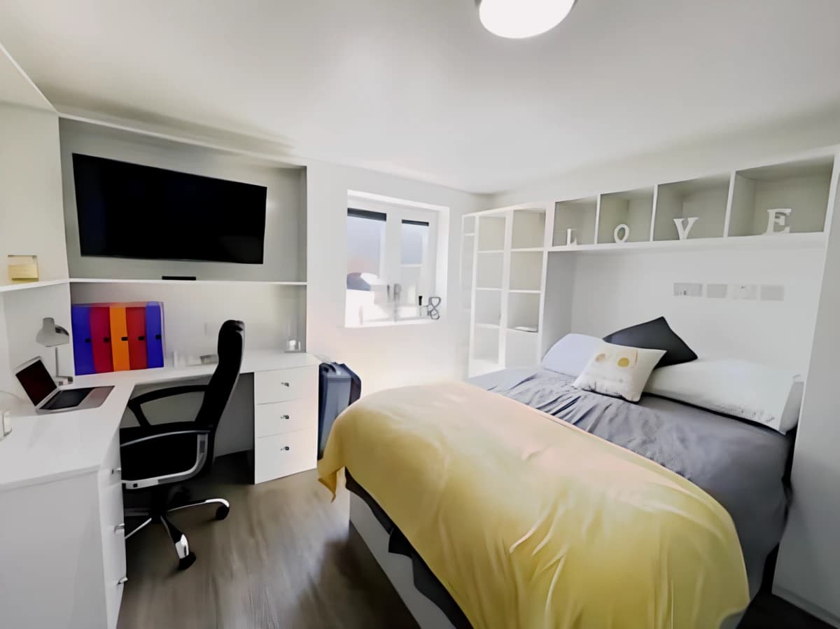 Uni House Court image