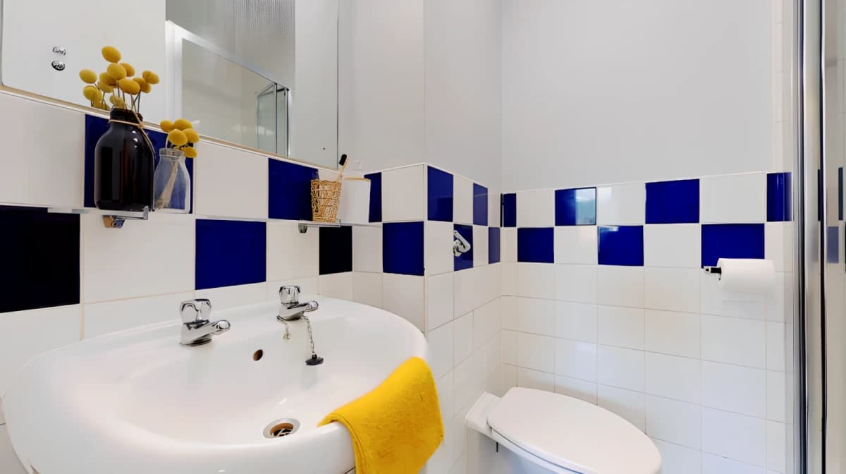 Bronze En Suite Plus