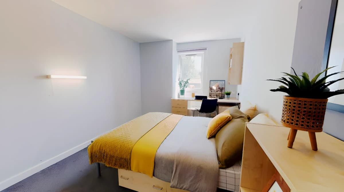 Bronze En Suite Plus