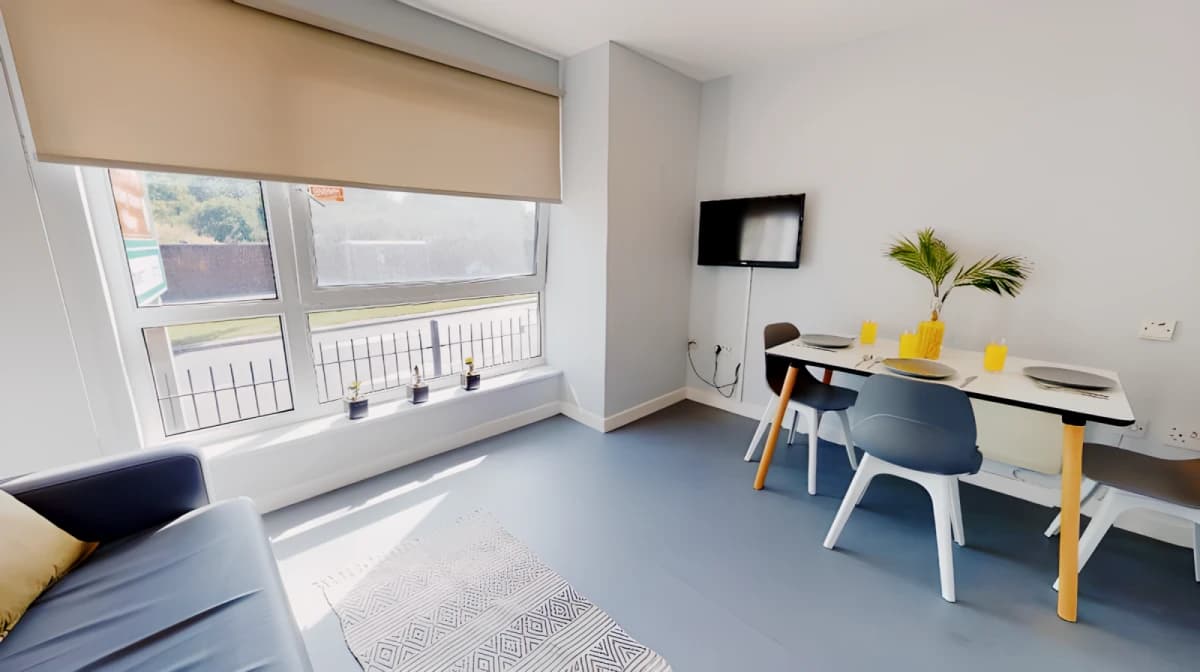 iQ Fiveways House image