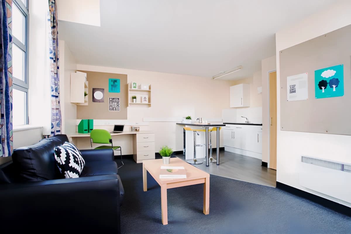 Magnet Court image