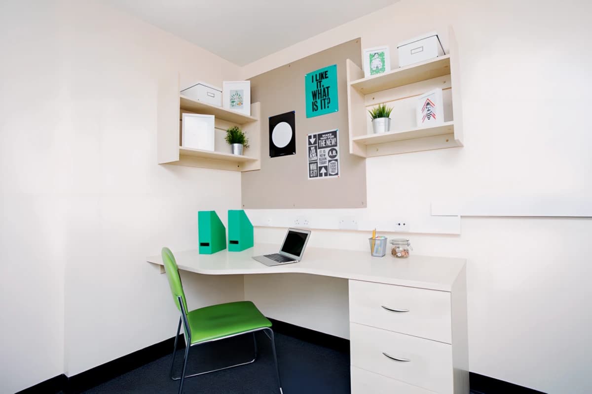 Magnet Court image