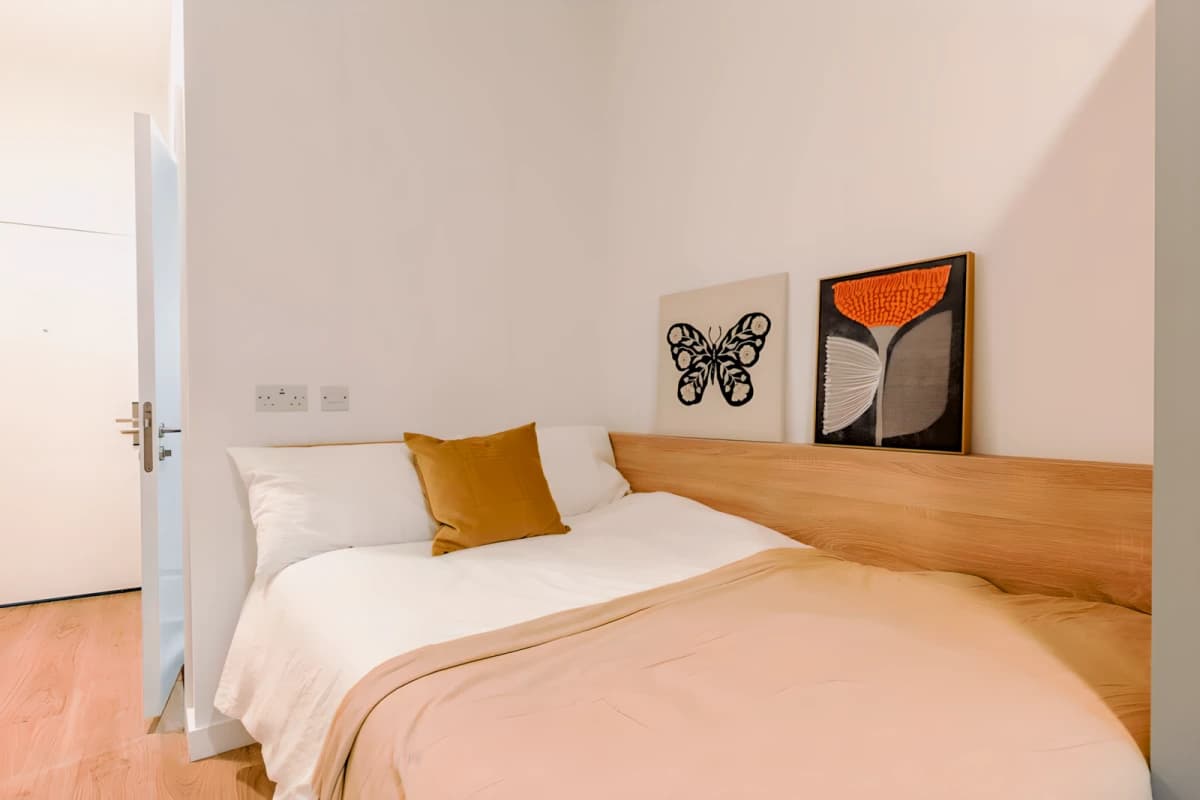 Beckton House image 4