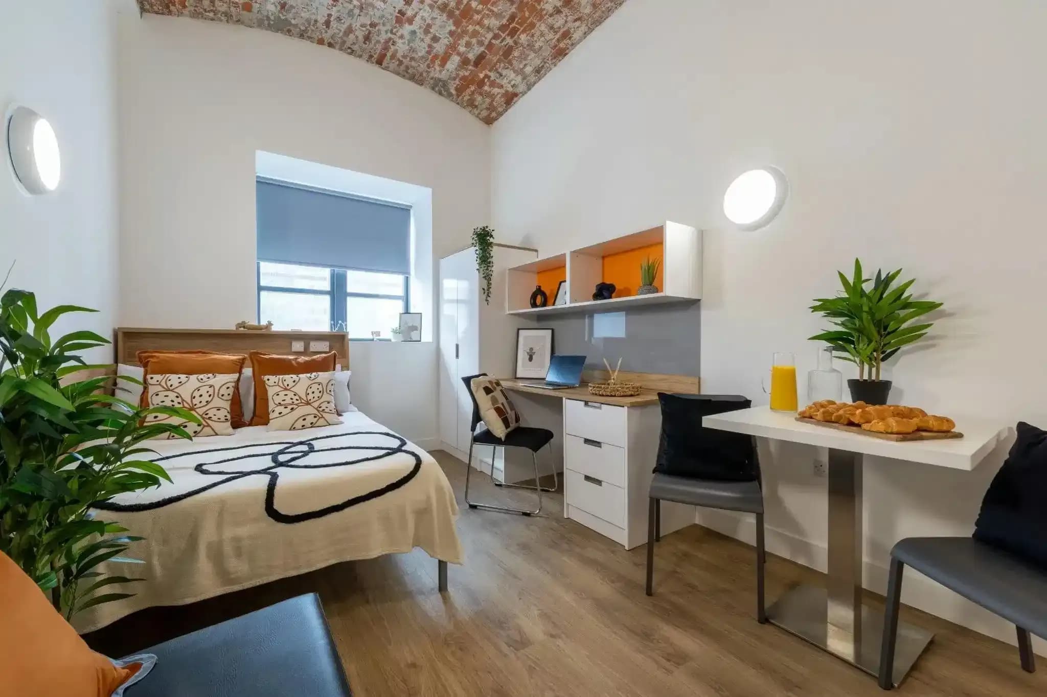 Silver Studio - Bedroom