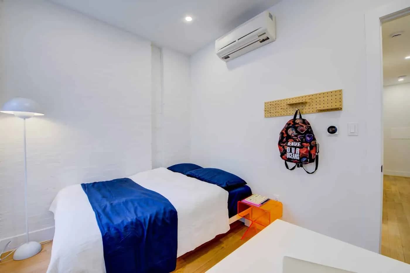 Standard Large Room - Bedroom
