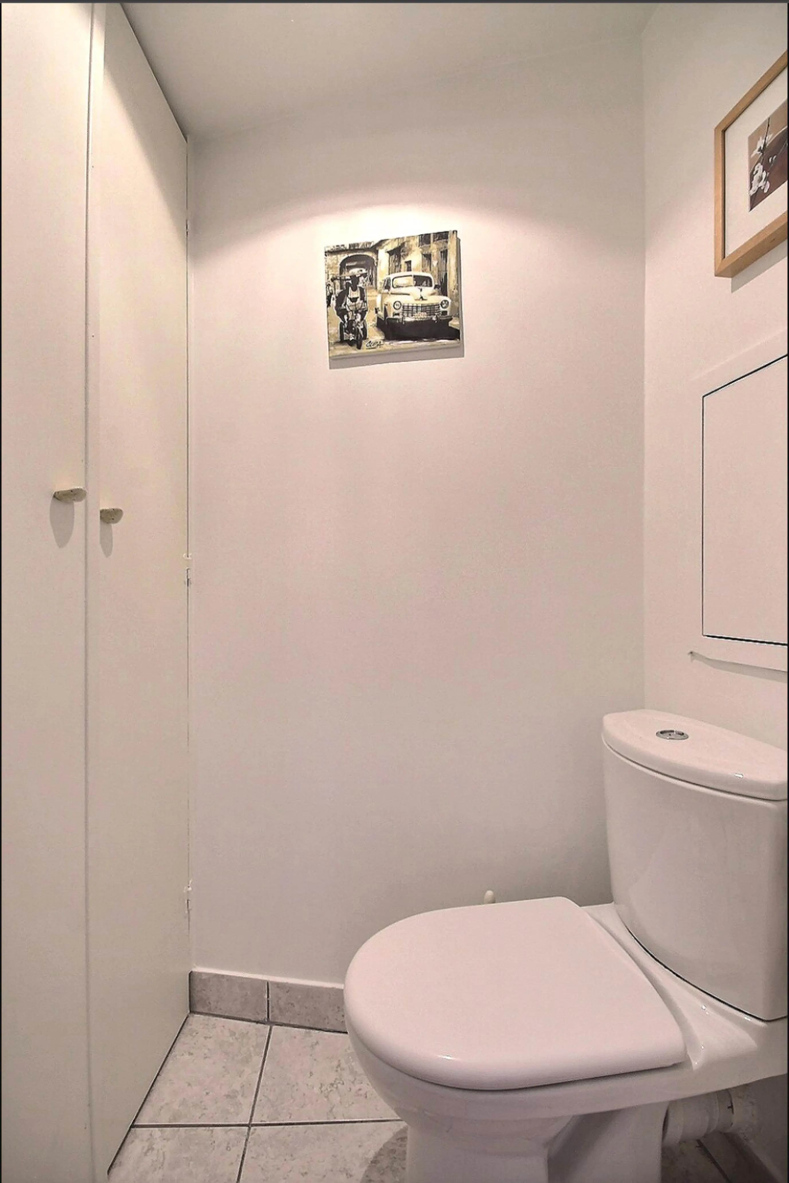 studio in 8th arrondissement, Paris