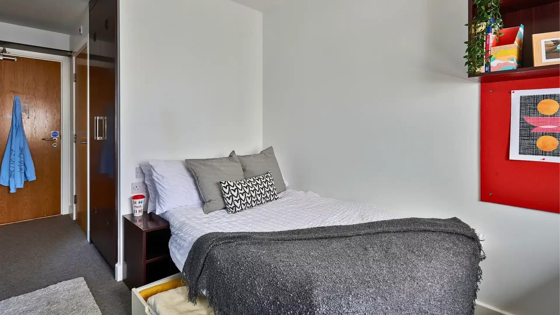 Accessible Classic En-suite - Bedroom