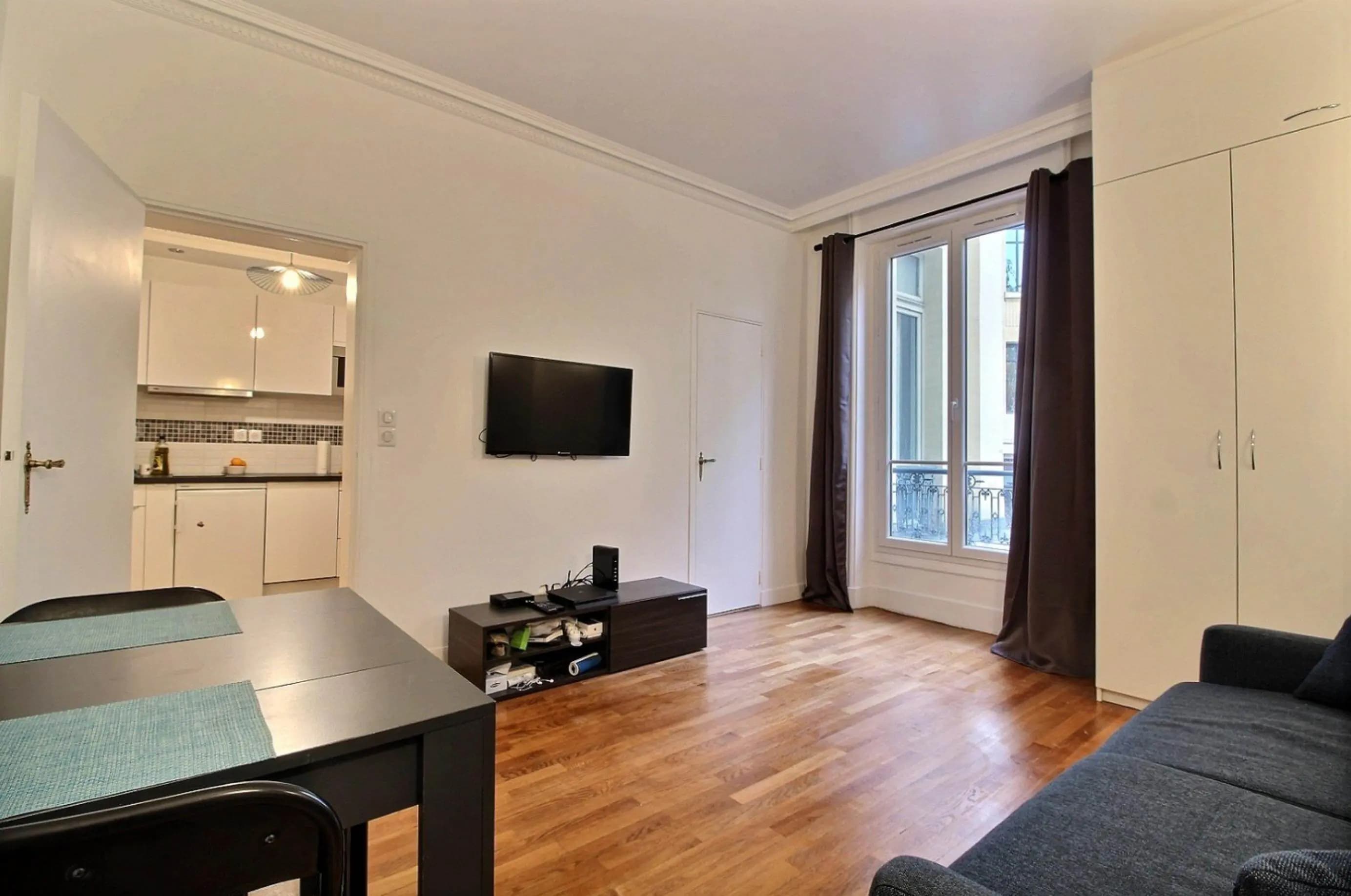 studio in 8th arrondissement, Paris