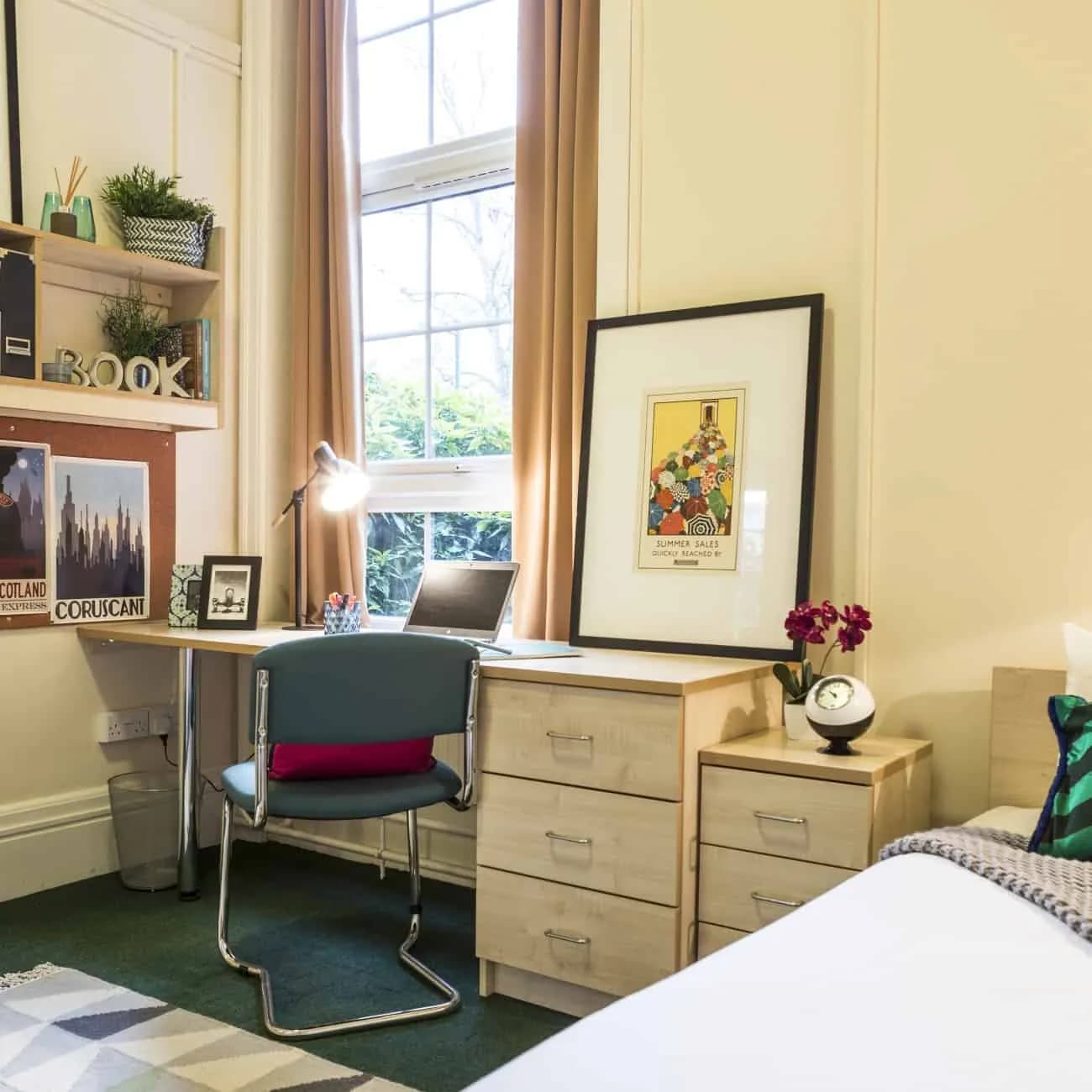 1 Bed Room Shared Apartment - Bedroom