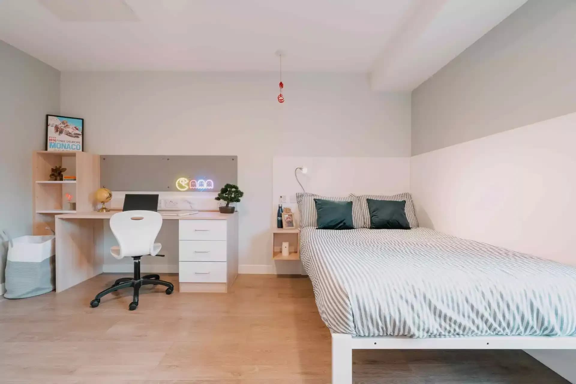 Classic Accessible Studio - Bedroom