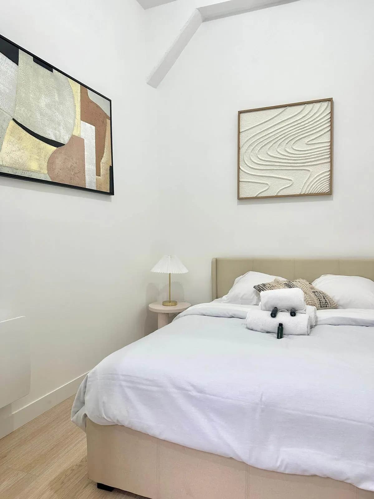 PARIS 9e·33m²·F2·Appartement·With furniture
