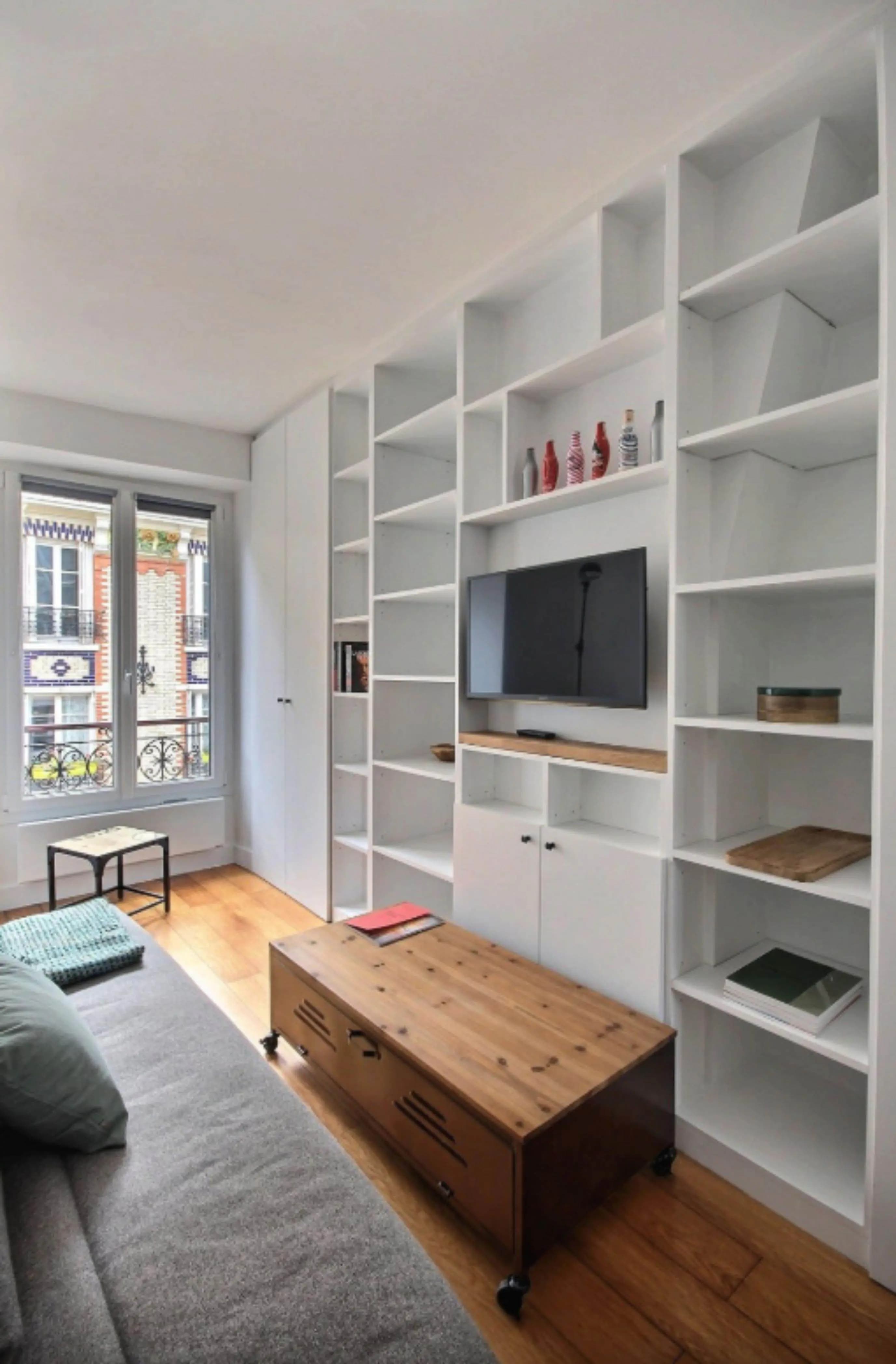 studio in 5e   Pantheon   Latin Quarter