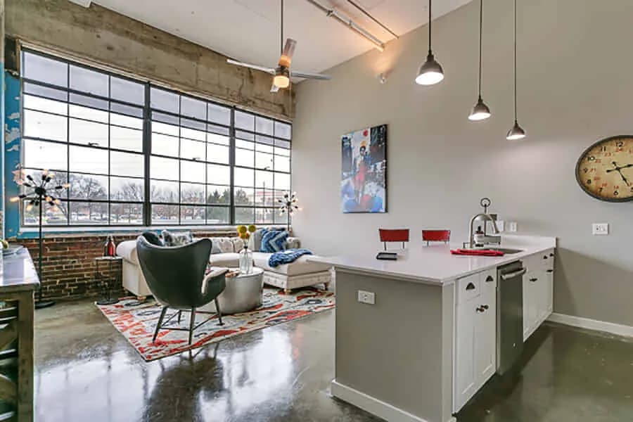 lofts-at-mockingbird-station-apartments-dallas-tx-living-room-with-open-concept-kitchen-co (3)