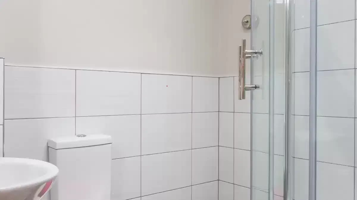 Medium One Bedroom Apartment - Bathroom