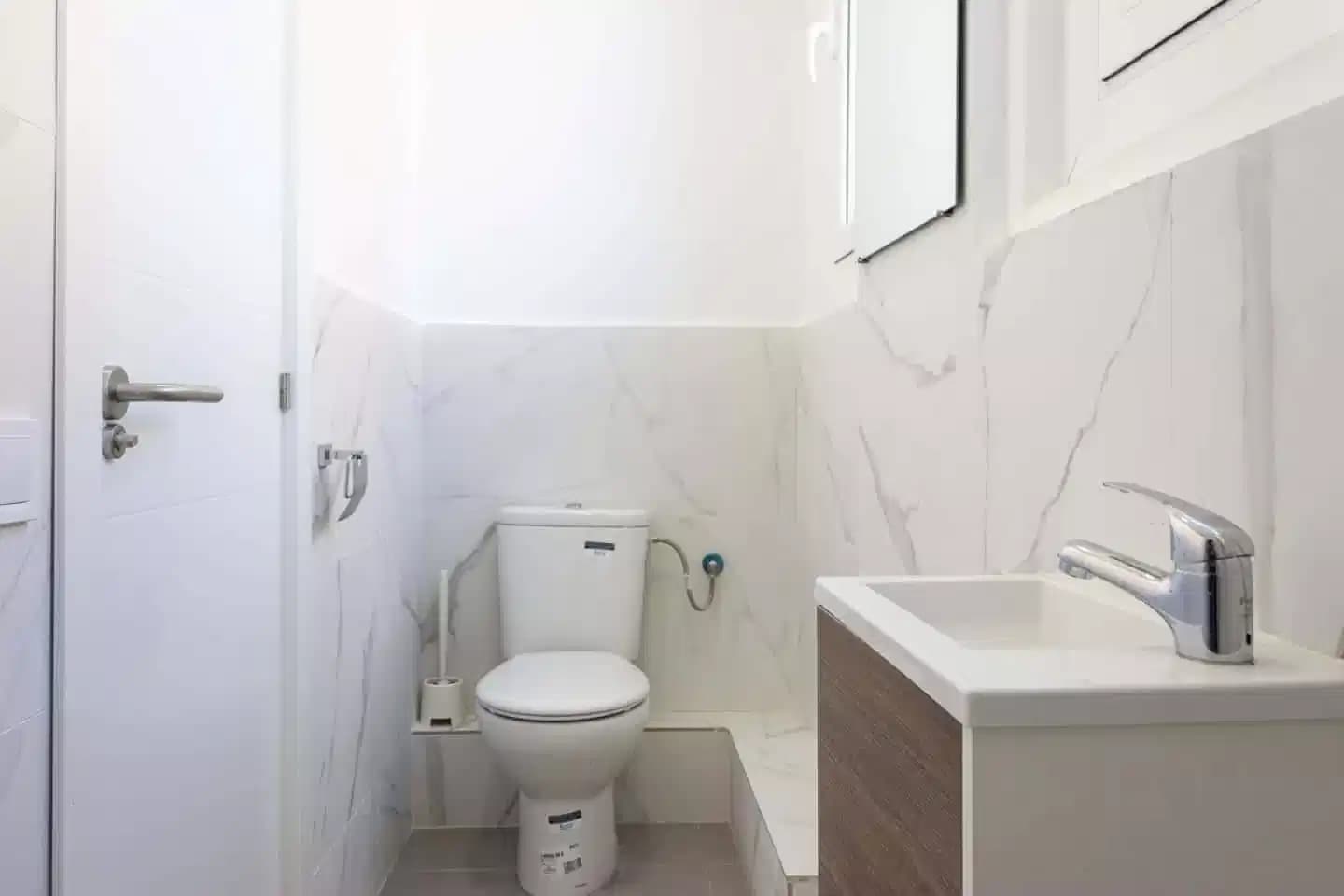 #164498: Room in a 5 Bed 3 Bath (Carrer Gran De Gràcia) - Bathroom