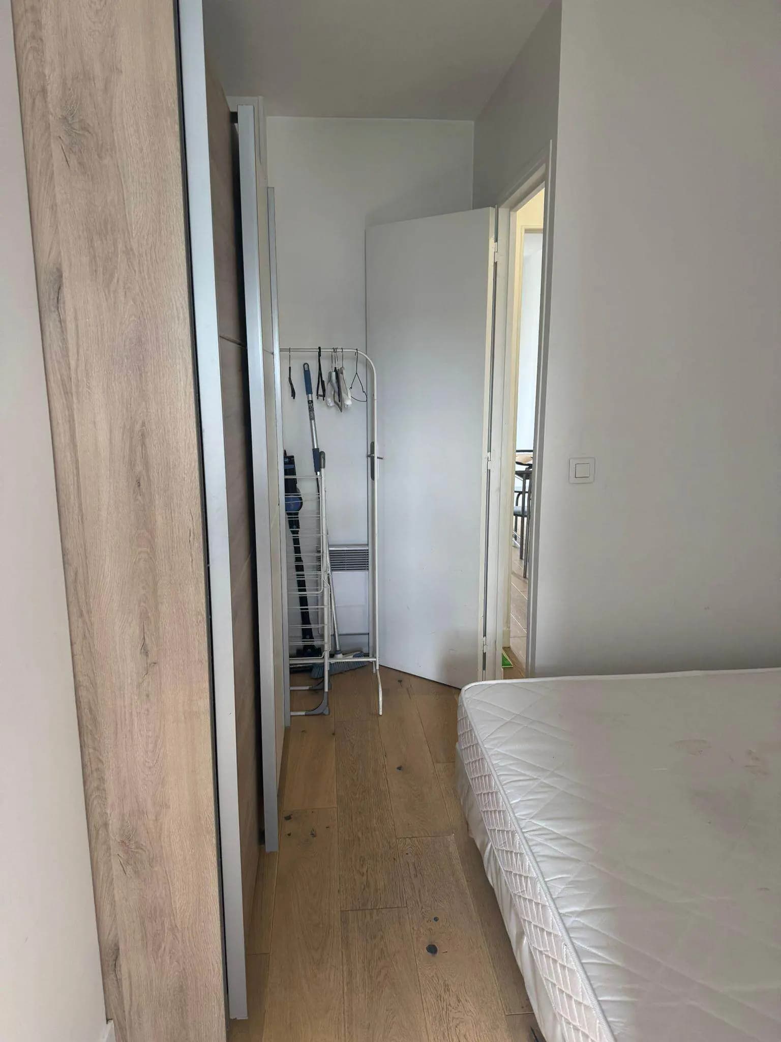 PARIS 11e·27m²·F2·Appartement·With furniture