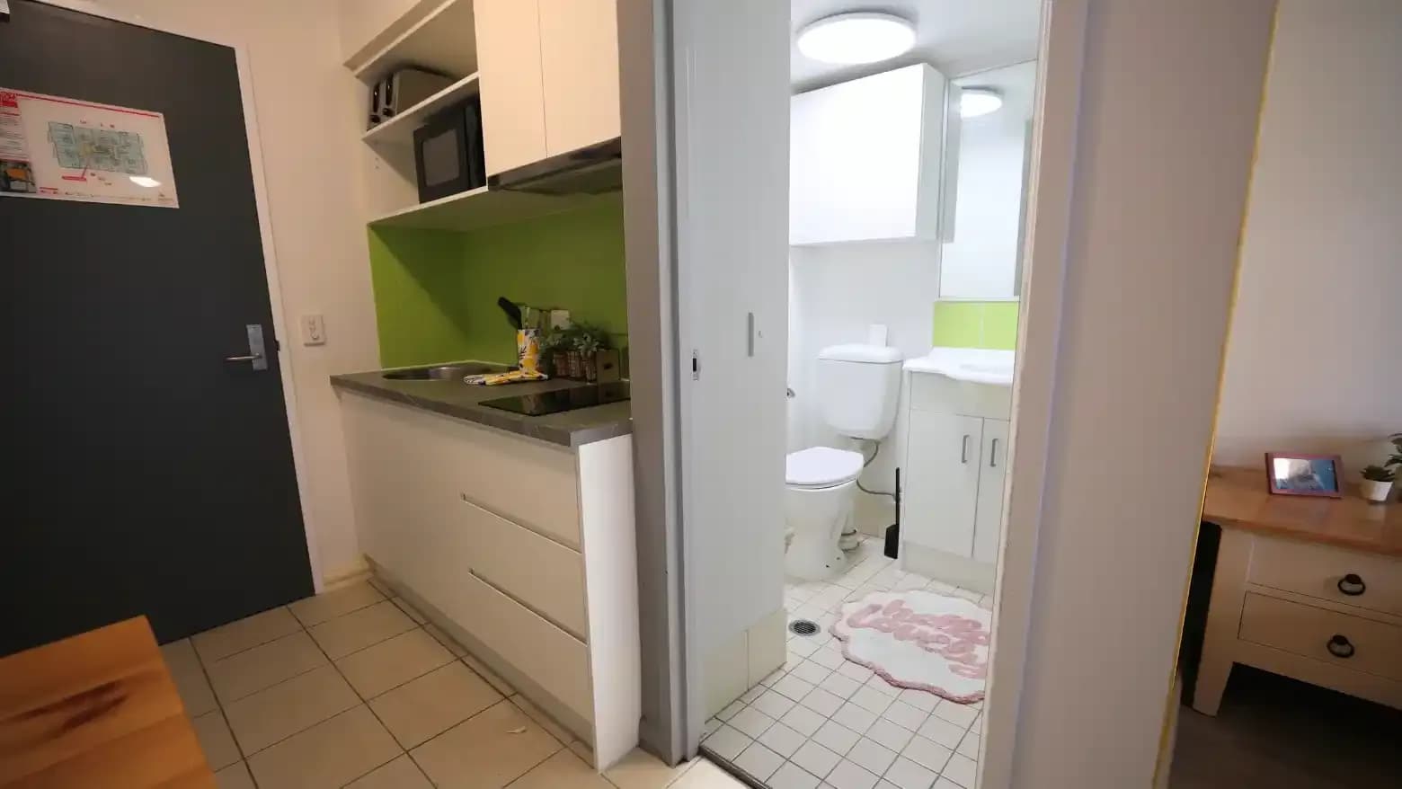 Classic Studio - Kitchen