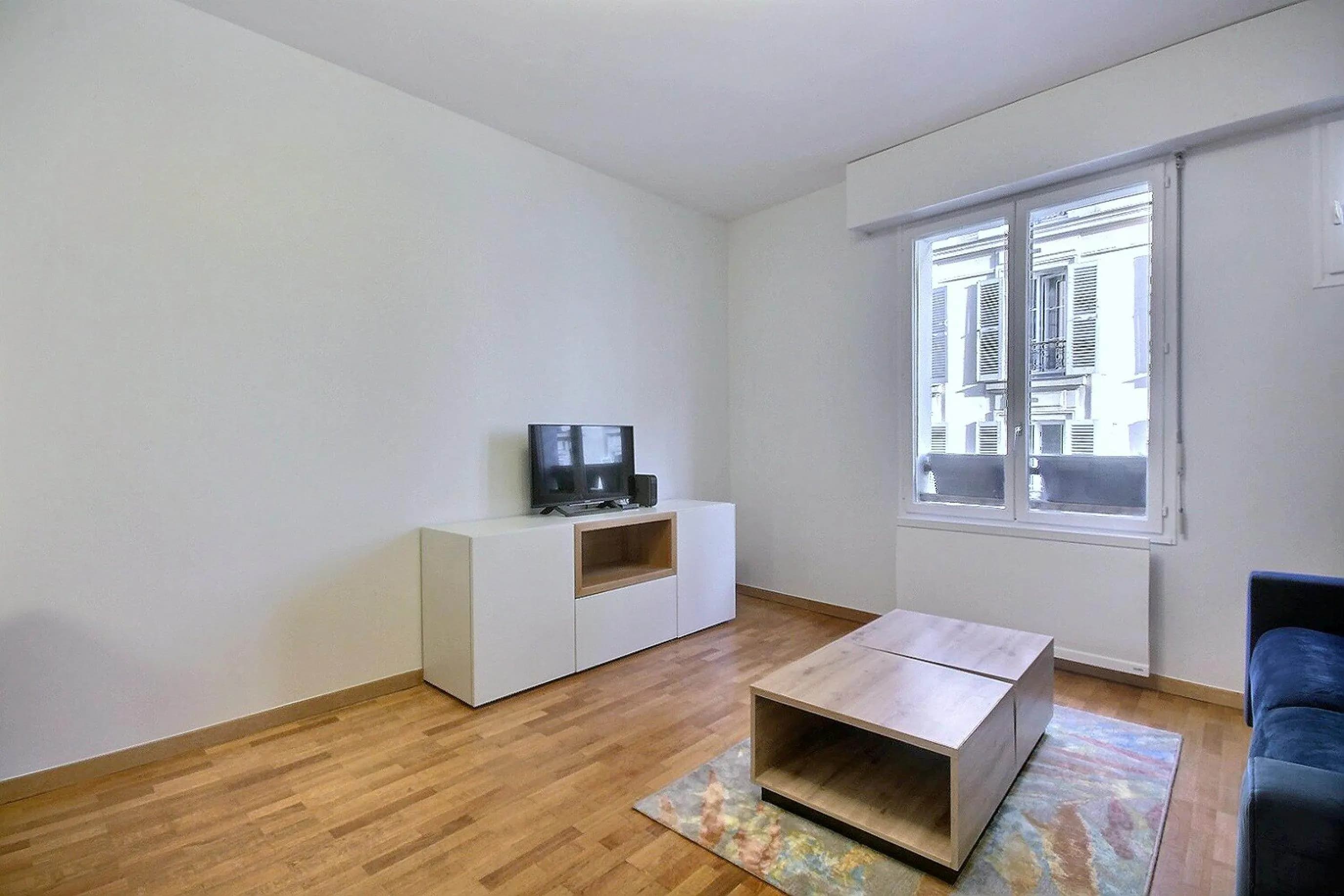 studio in 5e   Pantheon   Latin Quarter