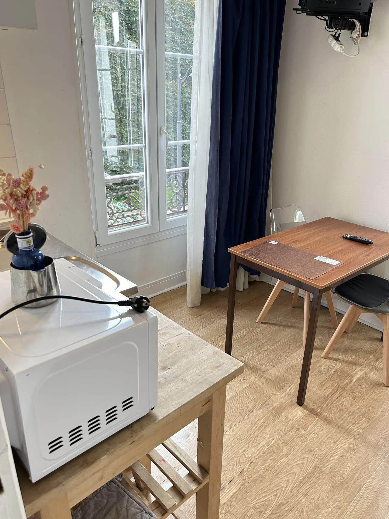 PARIS 15e·21m²·F1·Studio·With furniture