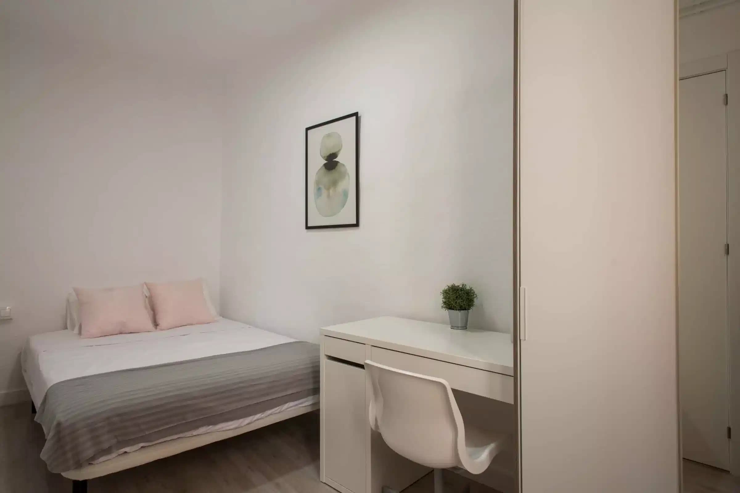 #183923: 3 Bed 2 Bath (Carrer D'En Roig) - Bedroom