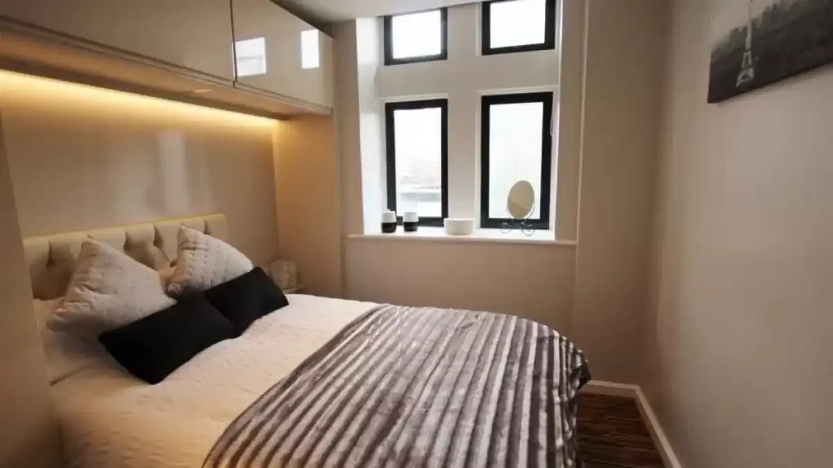 Compact 2-bedroom Apartment - Bedroom