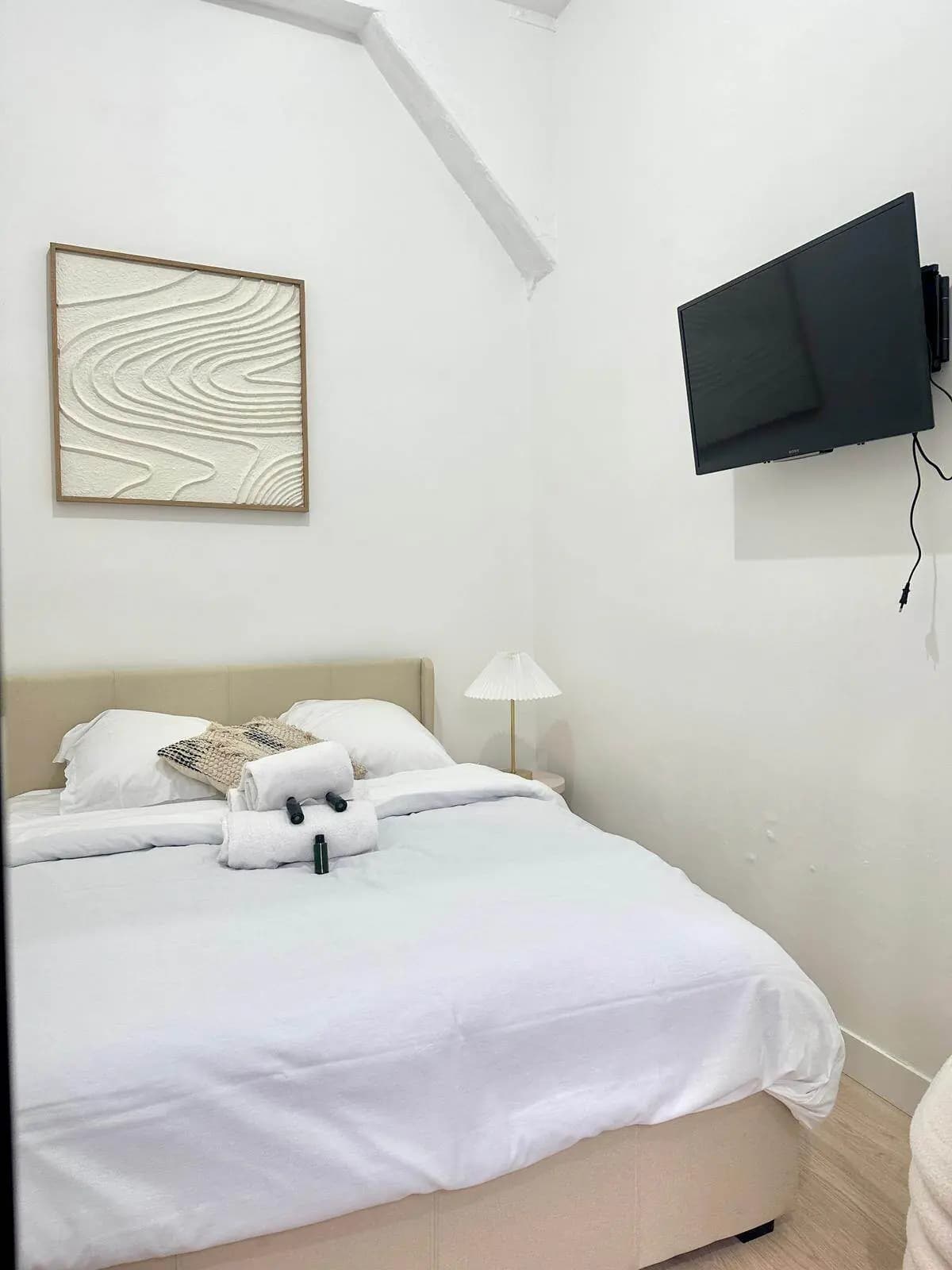 PARIS 9e·33m²·F2·Appartement·With furniture