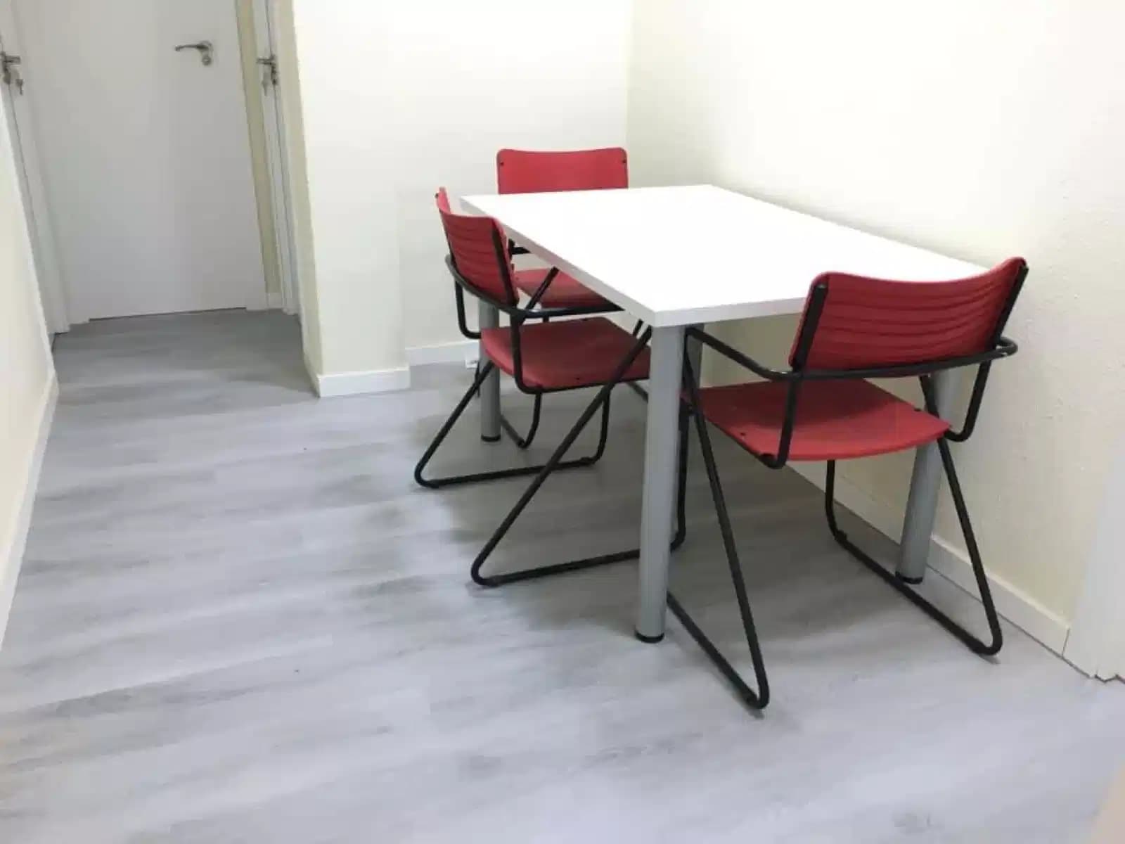 #72064: Room in 4 Bedroom 1 Bathroom (Avenida España) - Amenities