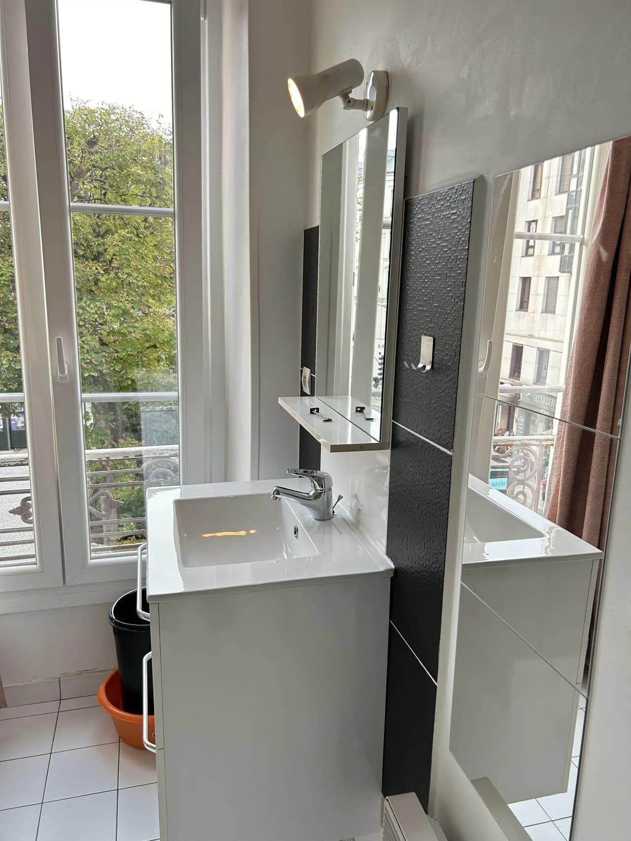 PARIS 15e·21m²·F1·Studio·With furniture