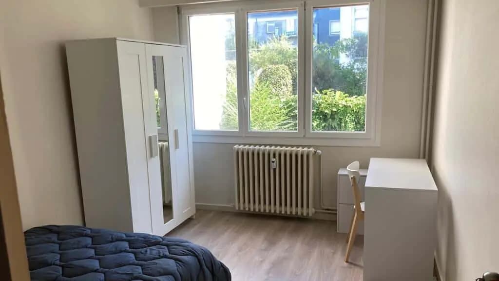Room in Rue Lainé Laroche, Angers for 180 m² with 3 bedrooms
