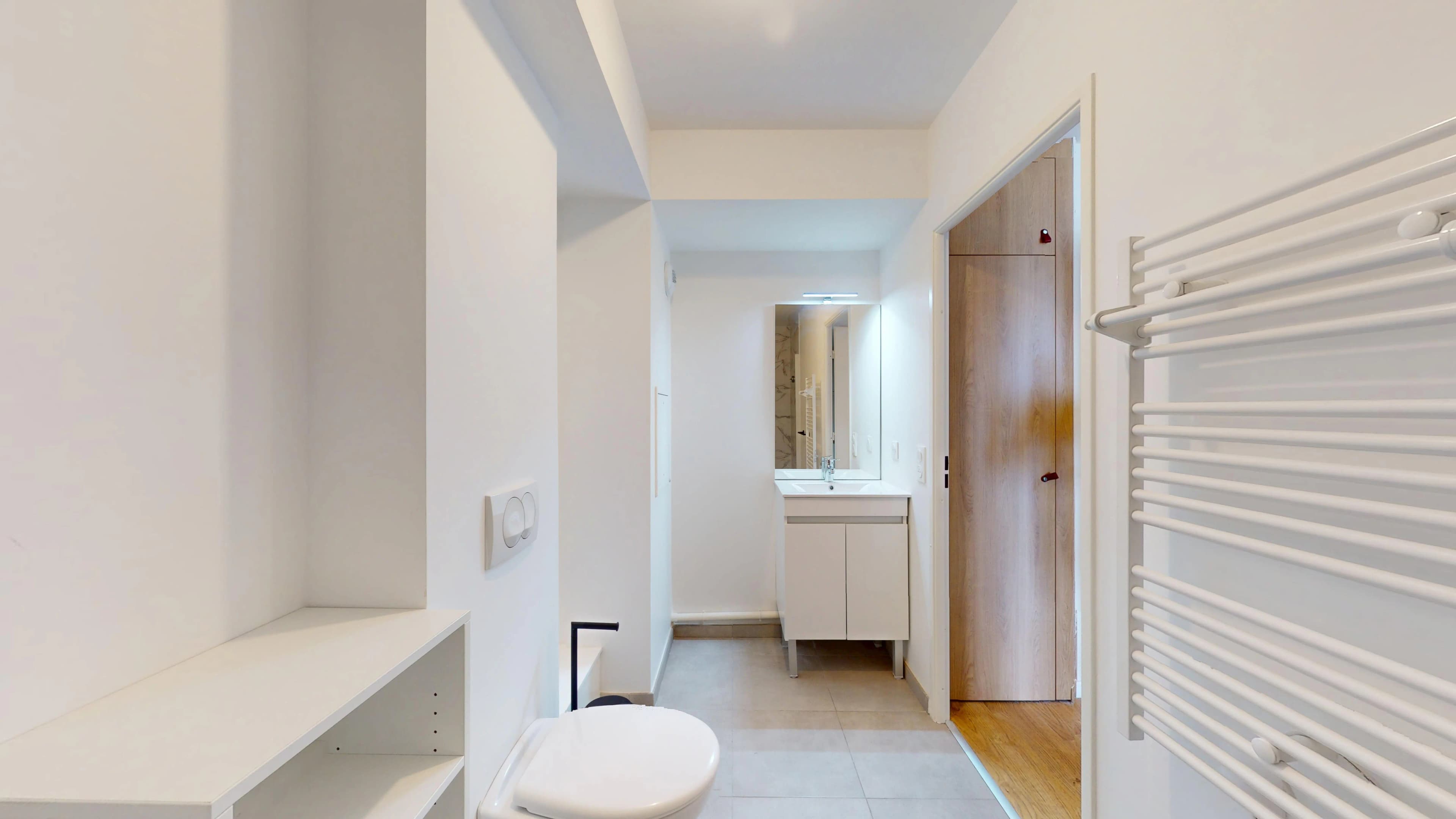 studio near rue Lénine