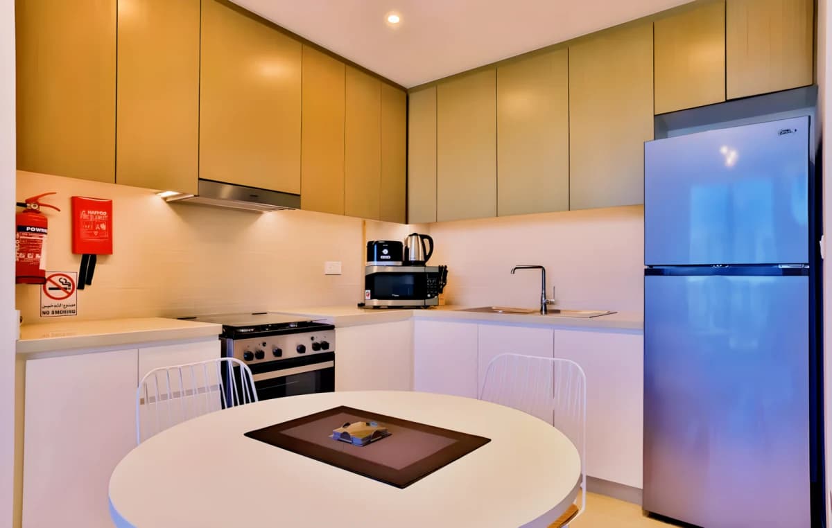 Dubai Marina Apartments image 5