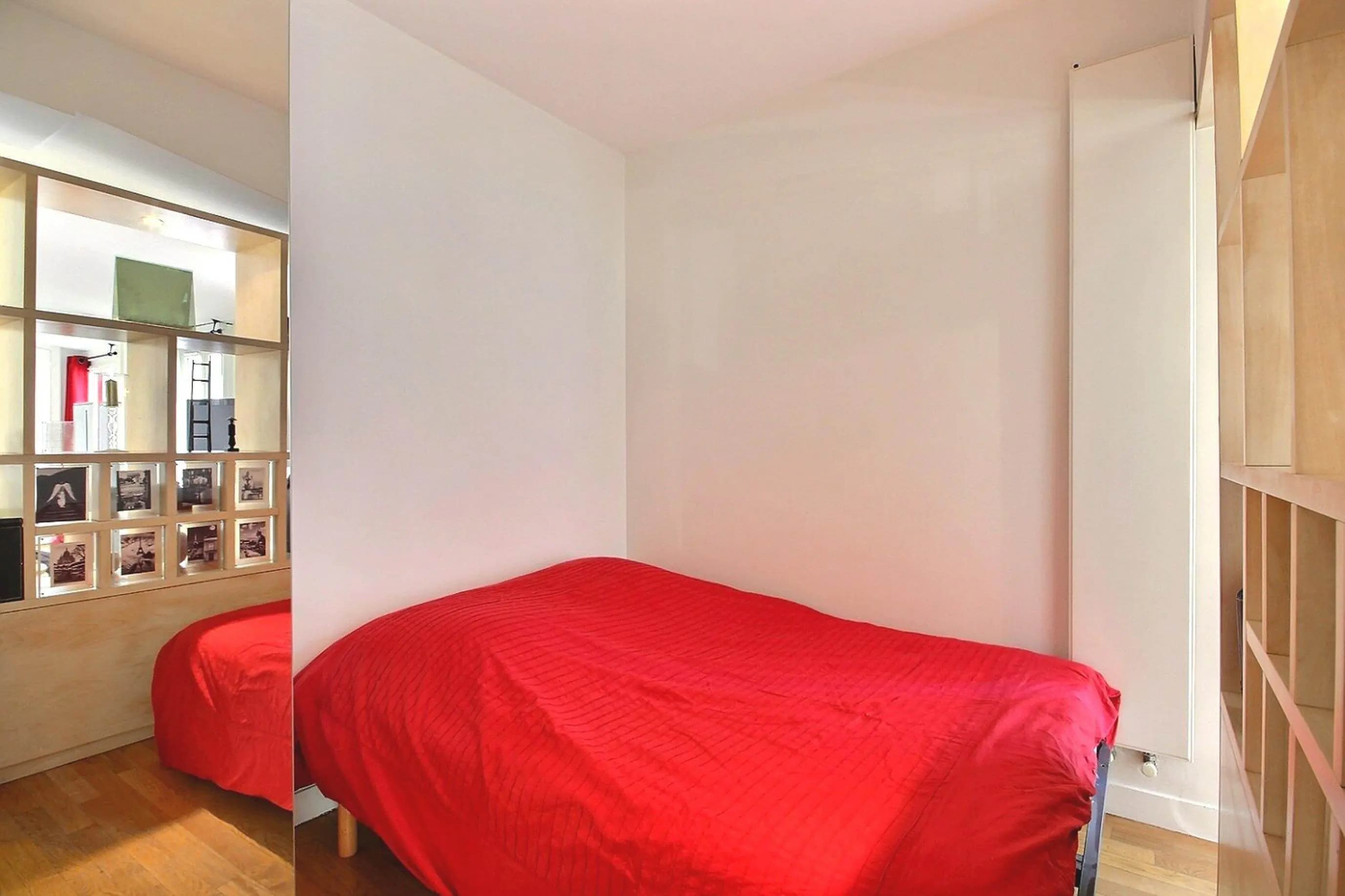 studio in 8th arrondissement, Paris