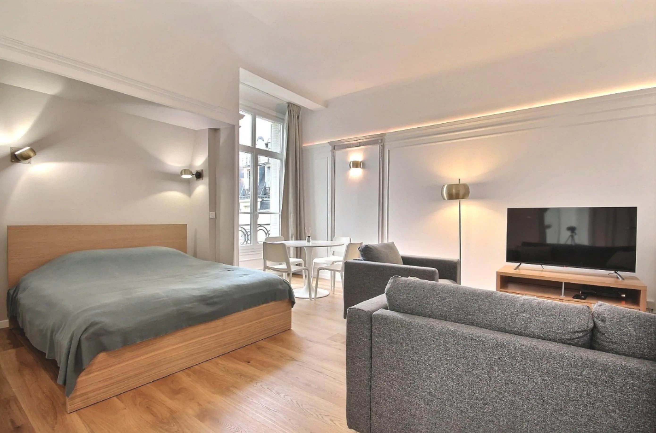 studio in 8th arrondissement, Paris