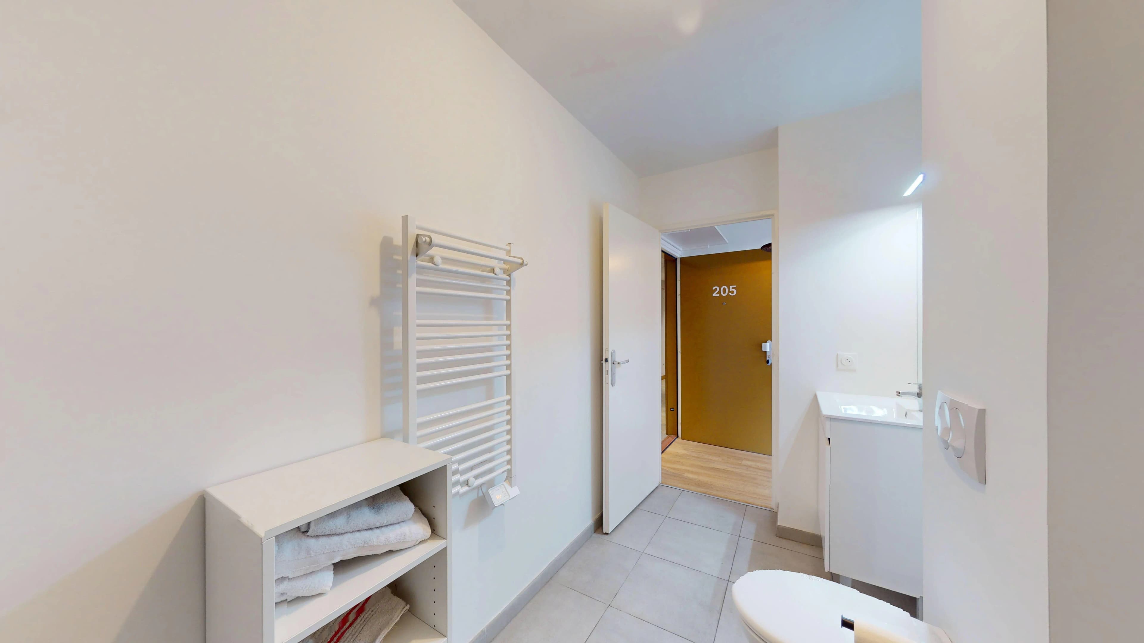 studio near Rue Lénine