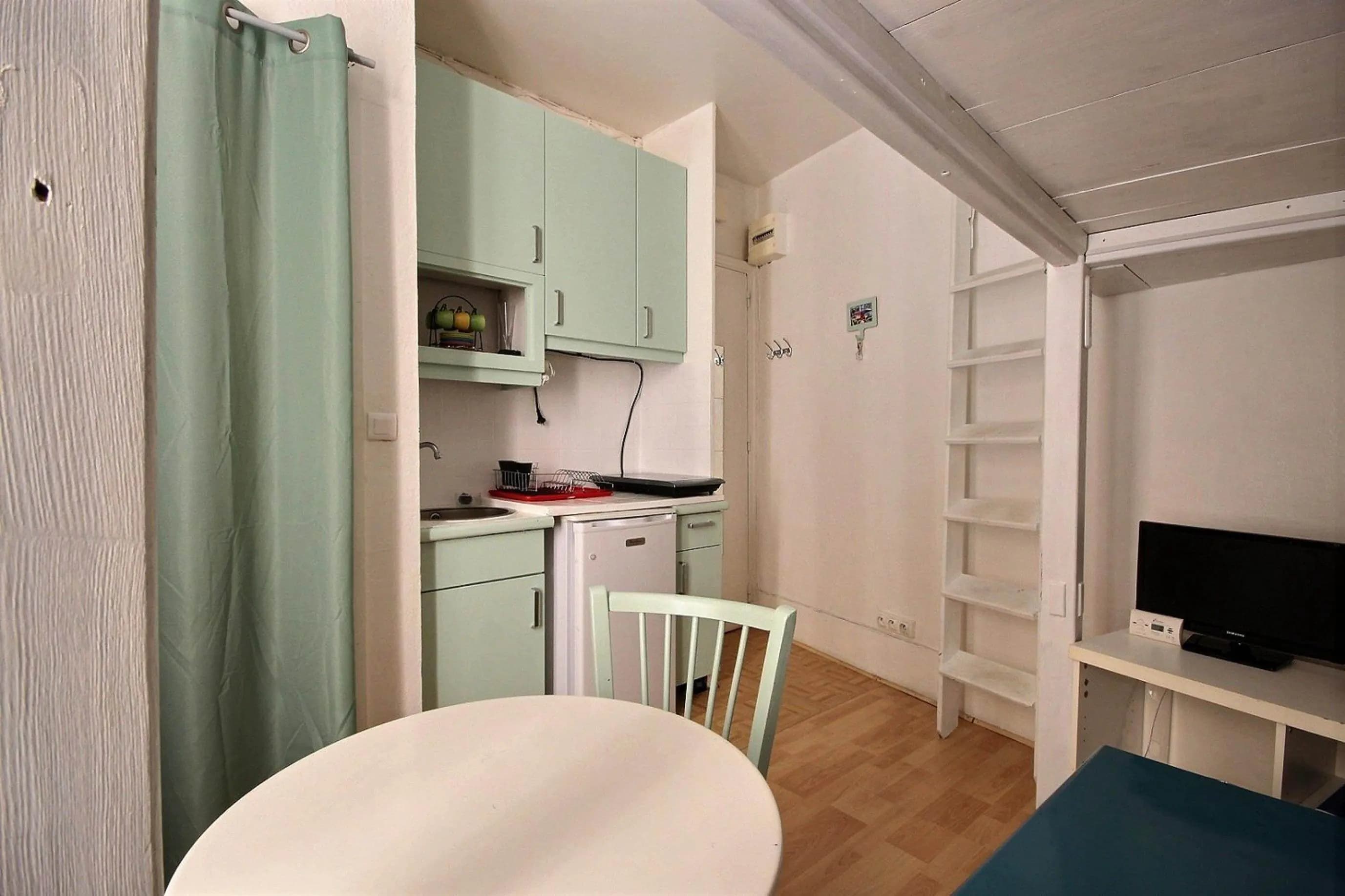 studio in 3rd arrondissement, Temple