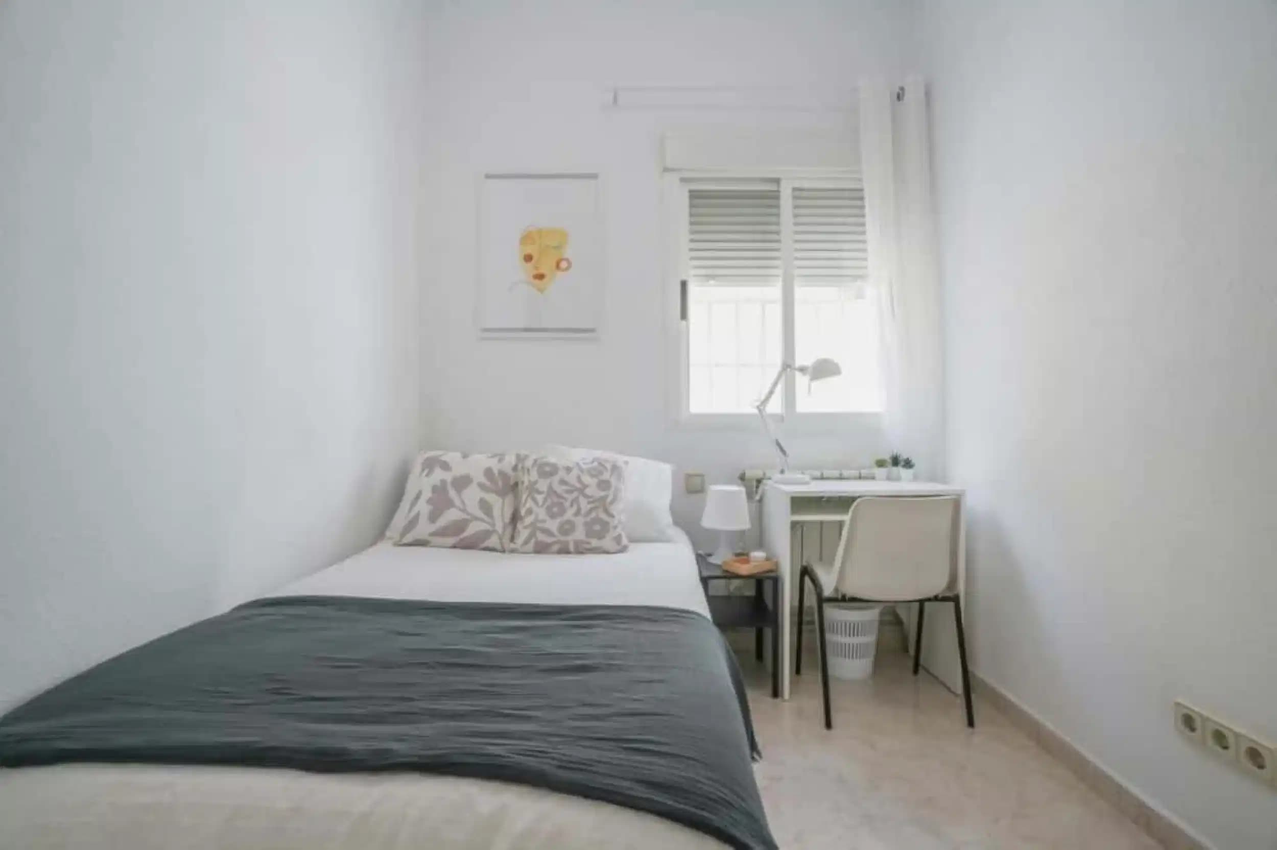 #185963: Room in 4 Bedroom 1 Bathroom (Calle De Los Sagrados Corazones) - Bedroom
