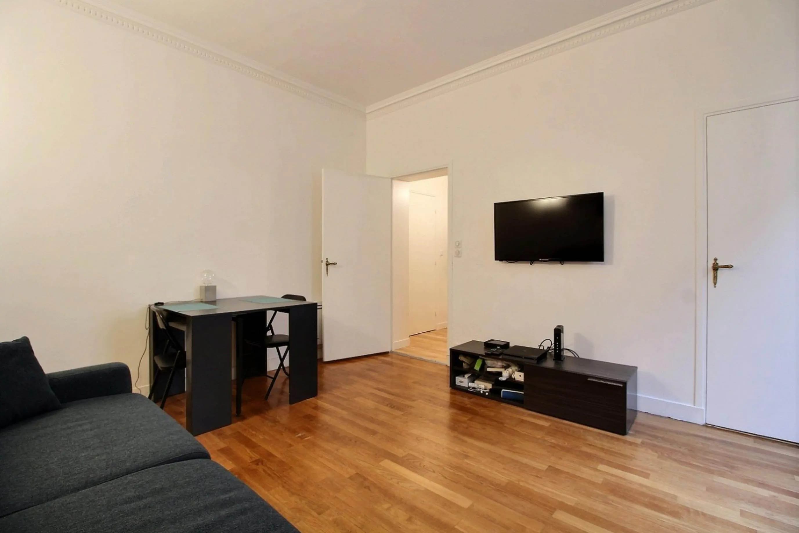 studio in 8th arrondissement, Paris