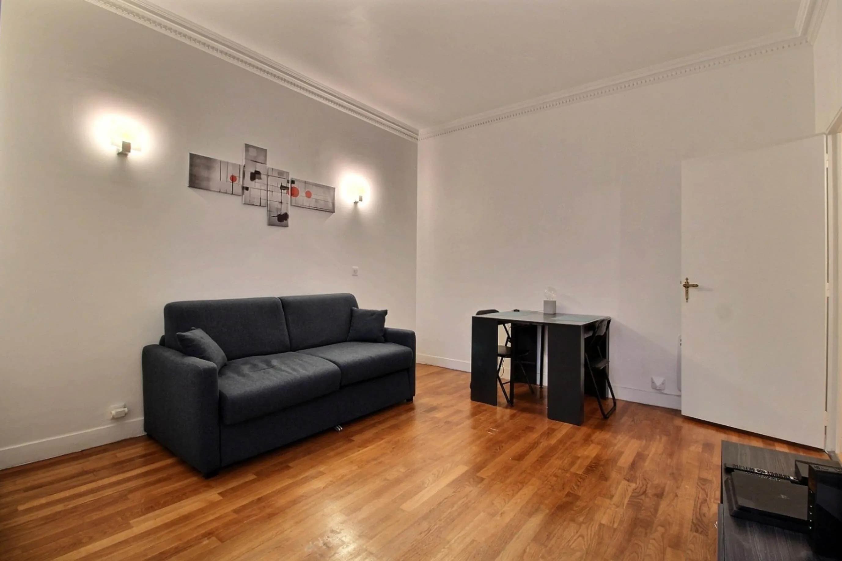 studio in 8th arrondissement, Paris