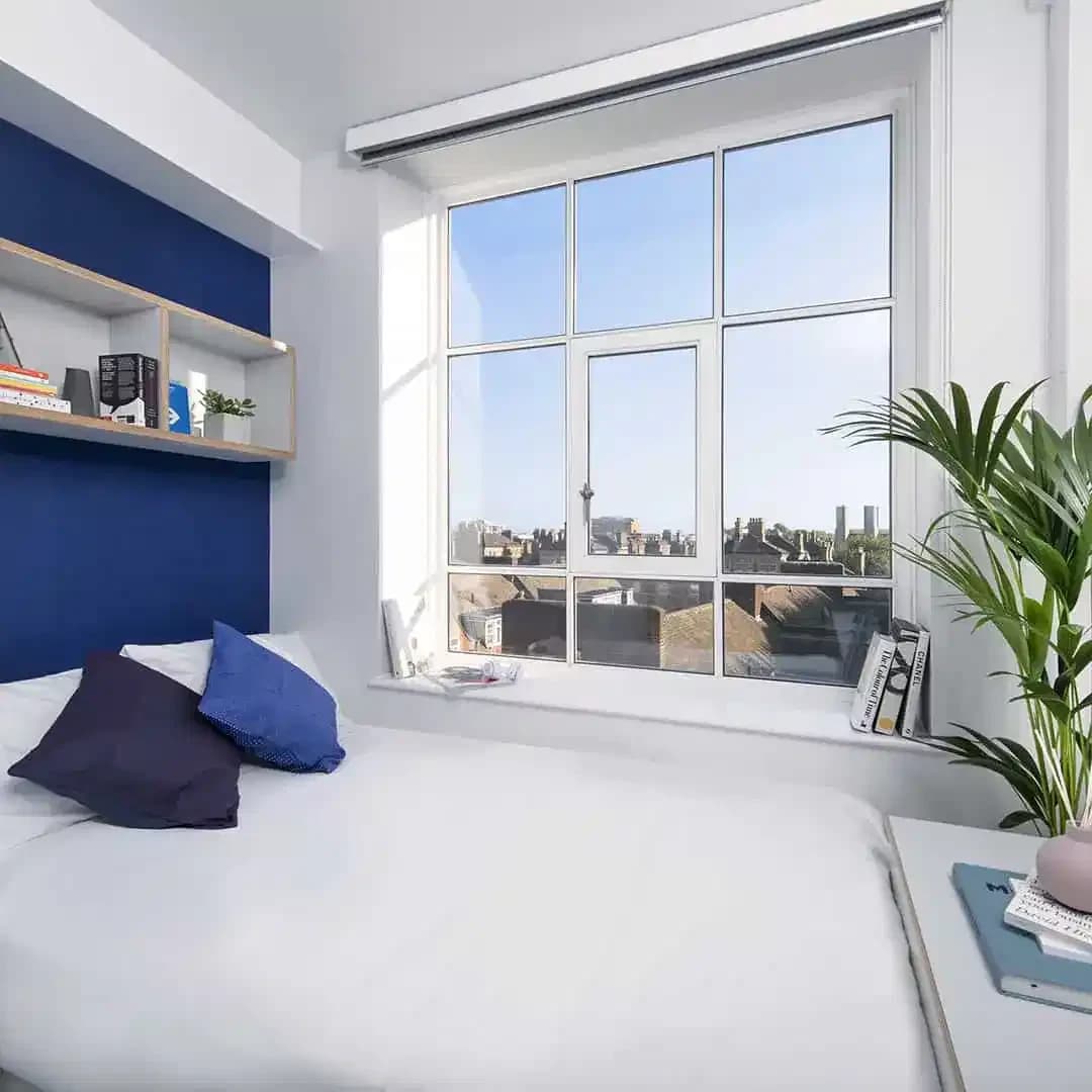 Medium Studio - Bedroom