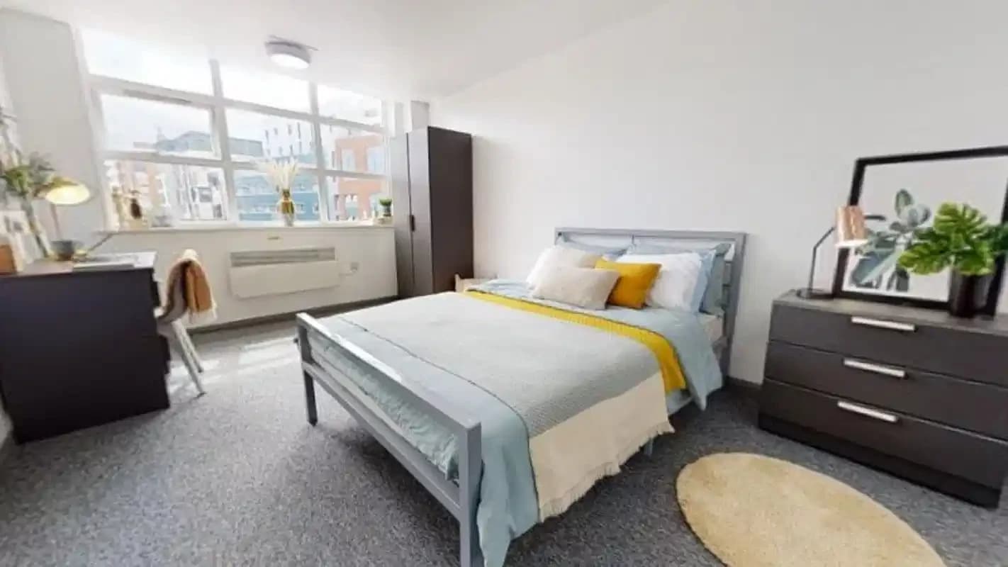 Platinum Room - Bedroom