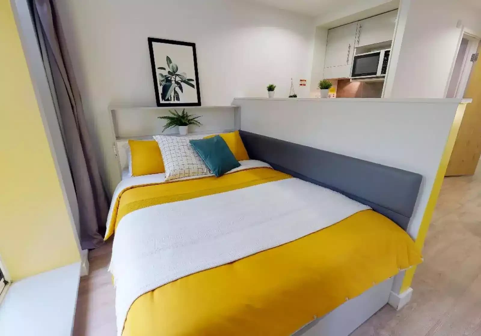 Gold Studio - Bedroom