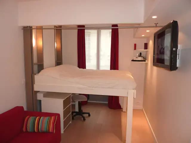 Pleasant studio near the Boulainvilliers train station