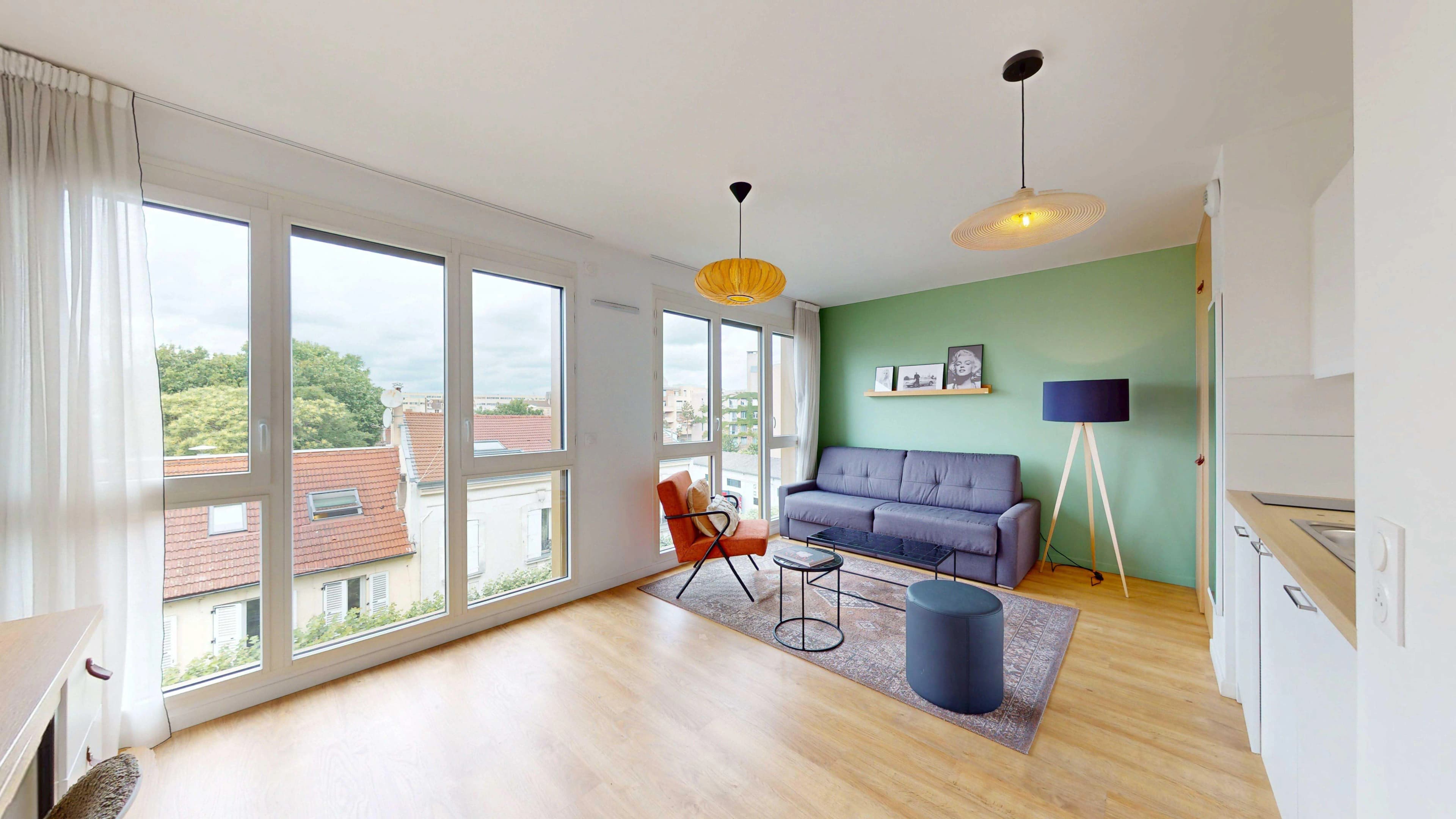 studio near rue Lénine