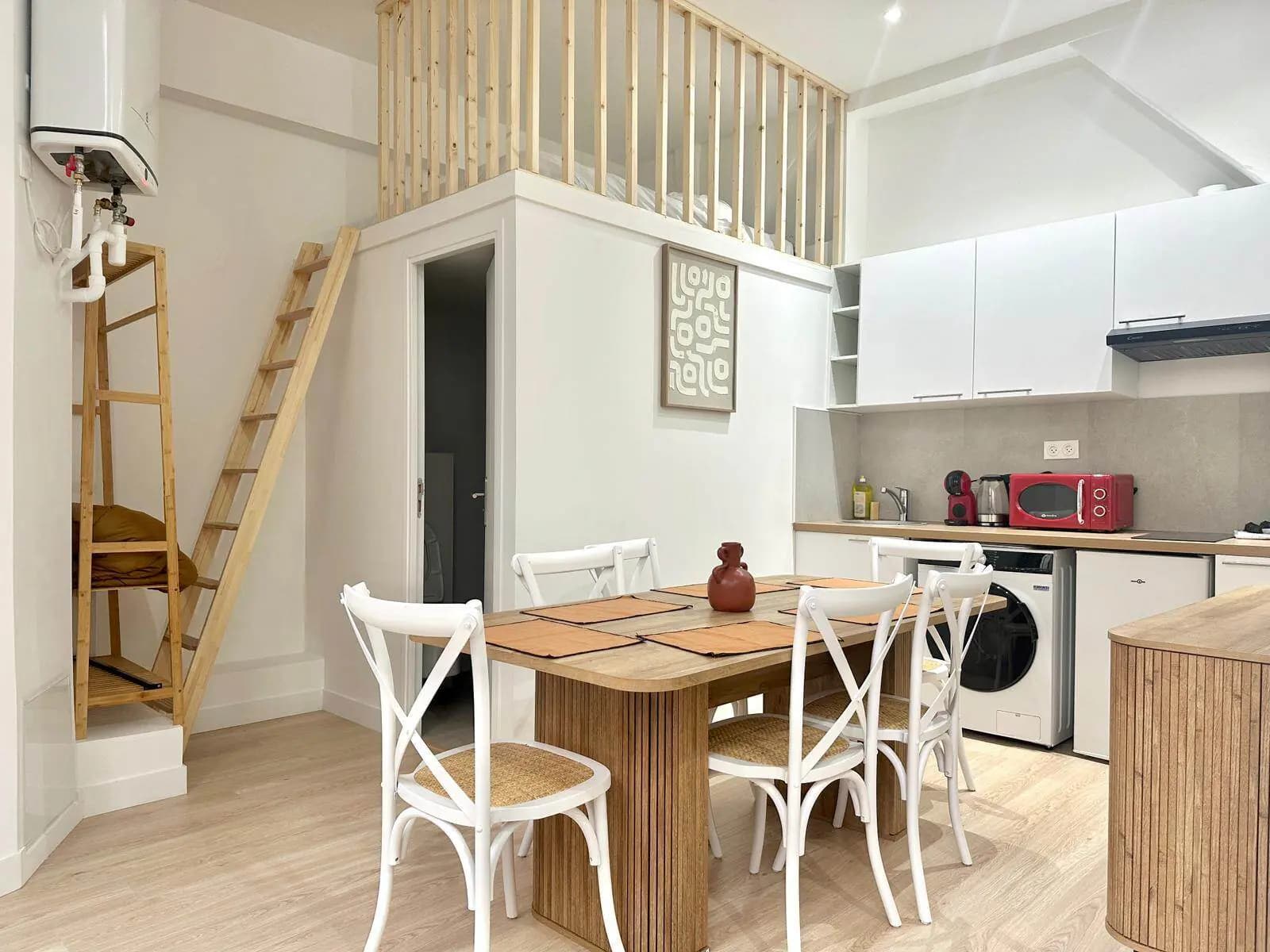PARIS 9e·33m²·F2·Appartement·With furniture