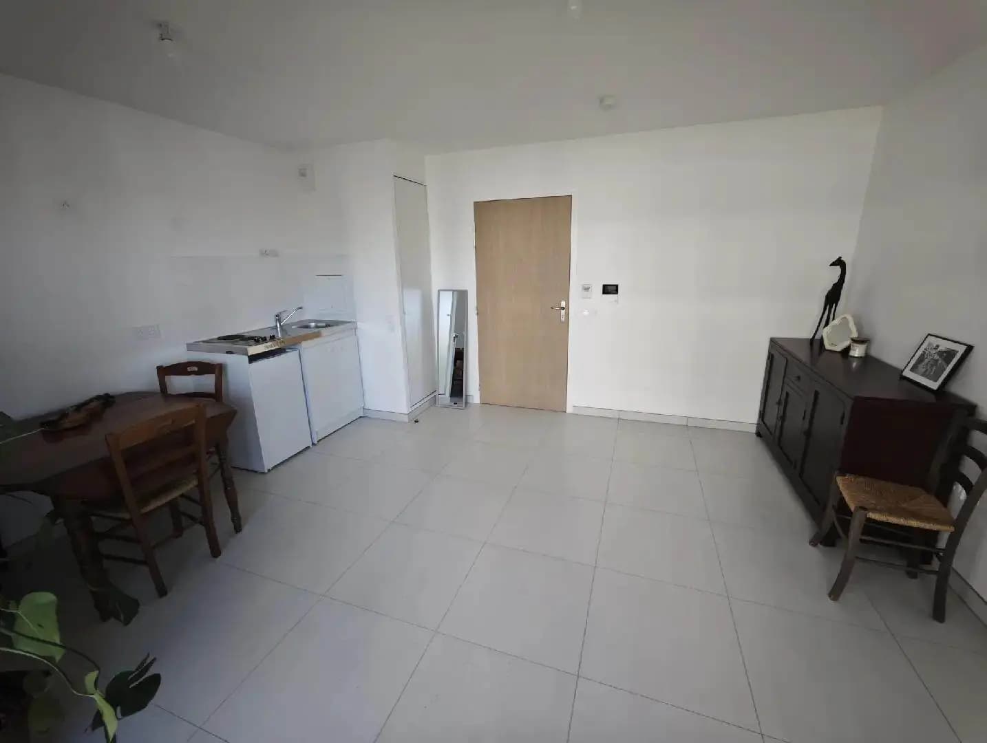 Vanves 92e·34m²·F1·Studio·With furniture