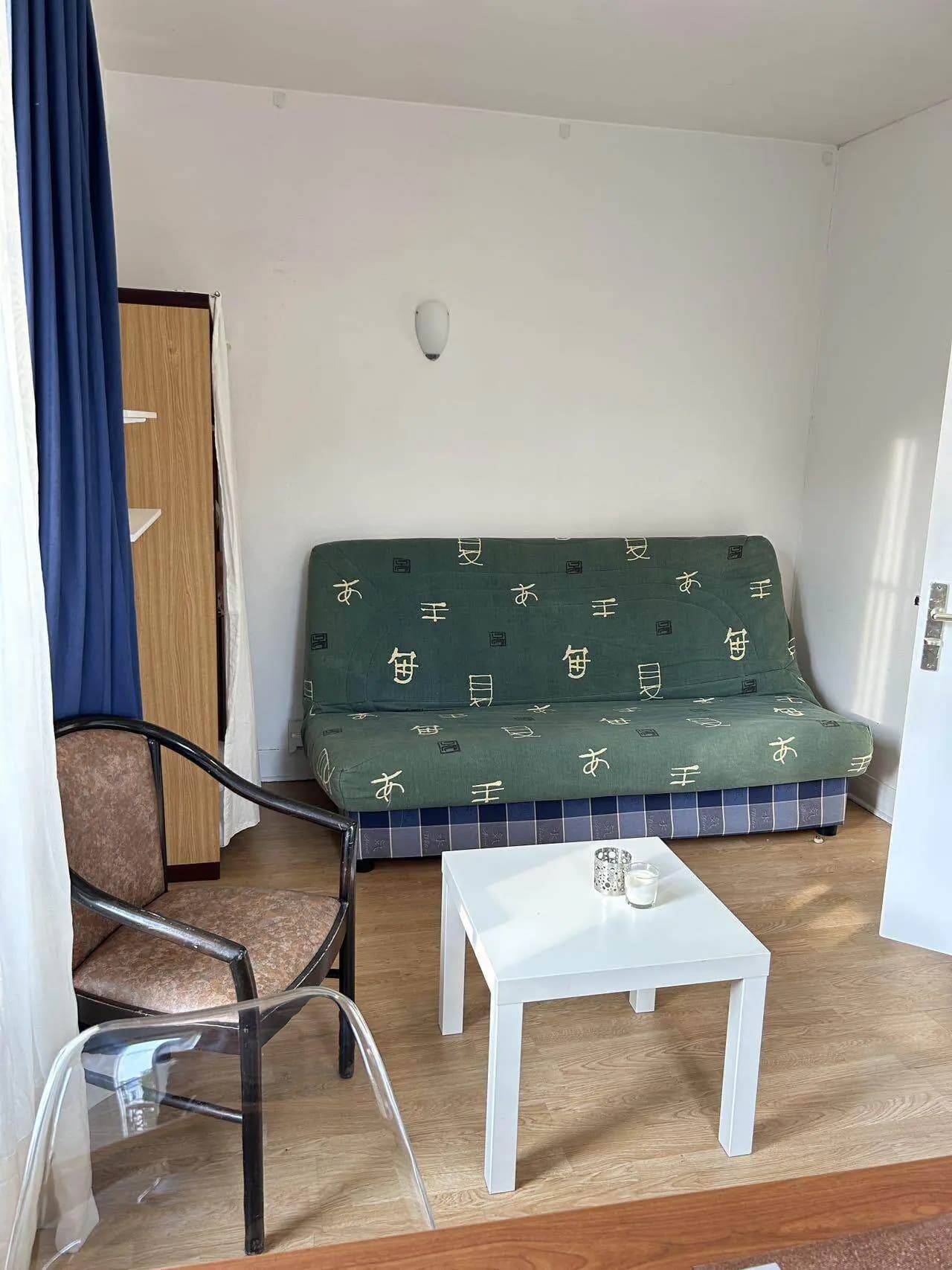 PARIS 15e·21m²·F1·Studio·With furniture
